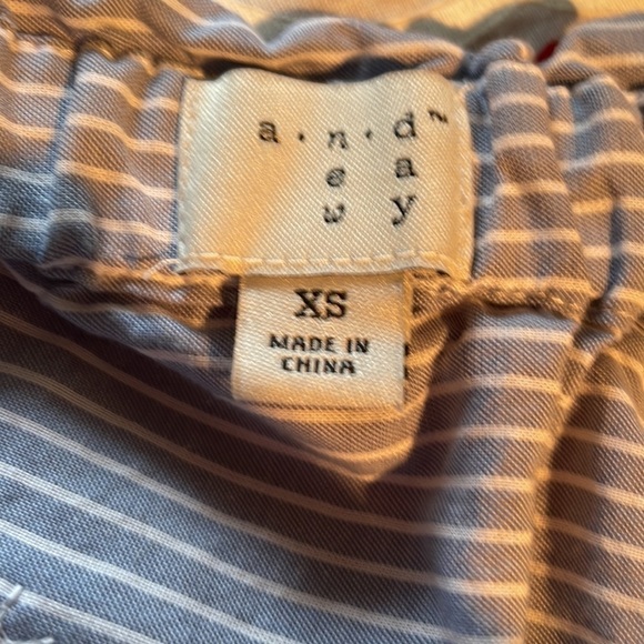 A New Day Off‎ Shoulder Sleeves Stripes And Daisy Top - Picture 6 of 7